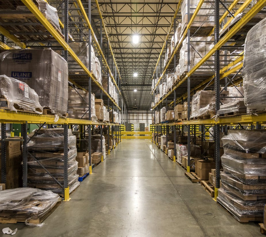 Should You Invest in Your Own Warehouse or Outsource Ecommerce Fulfillment?
